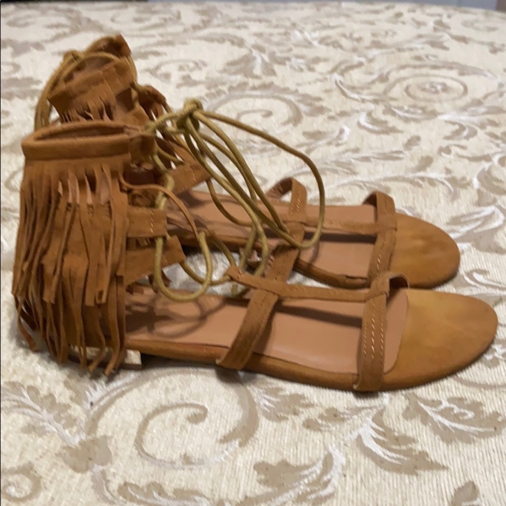 Charlotte Russe Fringe Sandals 8 - Picture 4 of 12